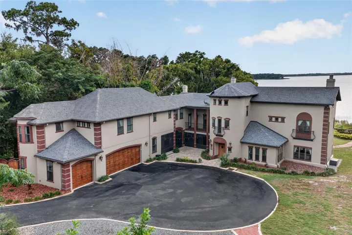 Welcome to your vintage estate.