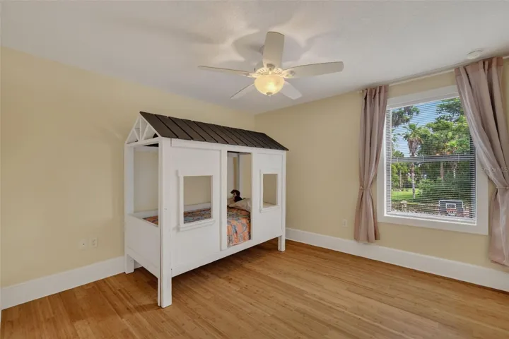 Bedroom 2 in apartment