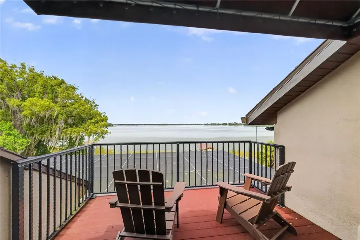 Third level balcony