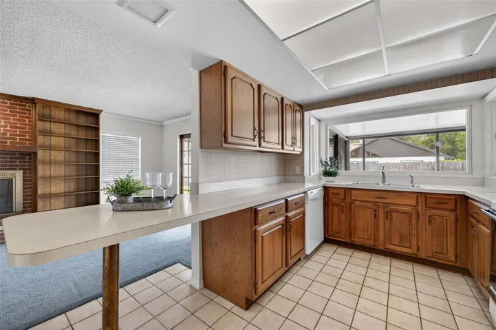 Breakfast bar, perfect for gathering with family and friends