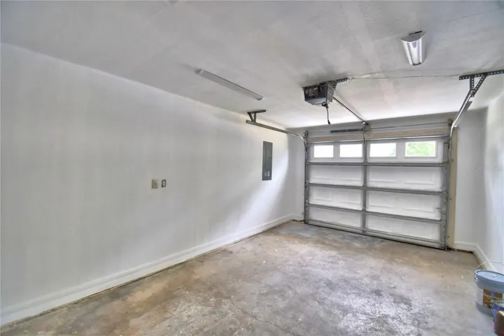 Single car garage