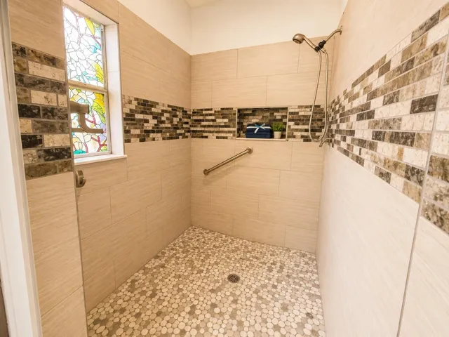 Primary stand up shower fully titled