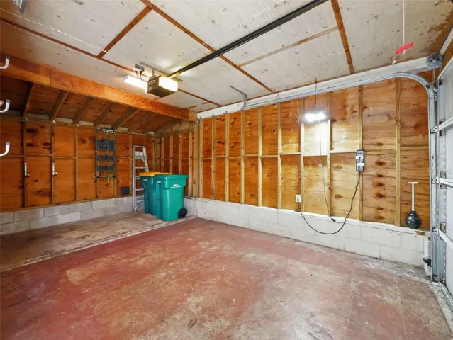 1 car garage.