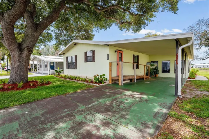 Welcome to Oaks Royal 55+ own your land community.