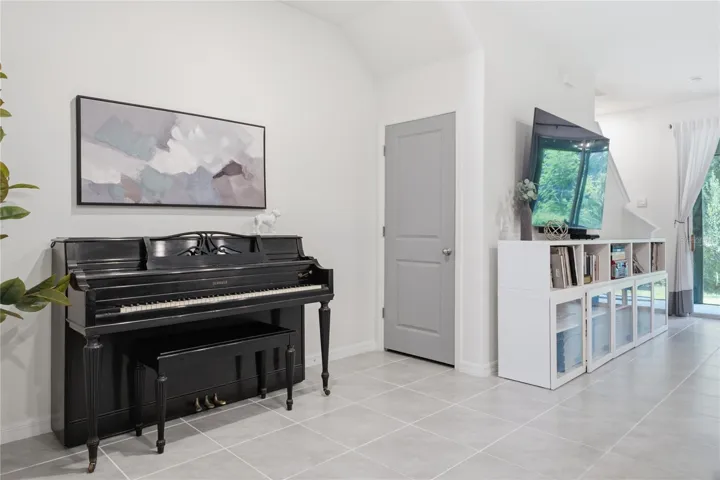 Dining/Flex Space