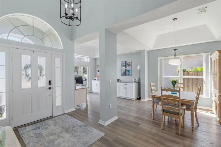 This entryway is so full of light, welcoming everyone who stops by!