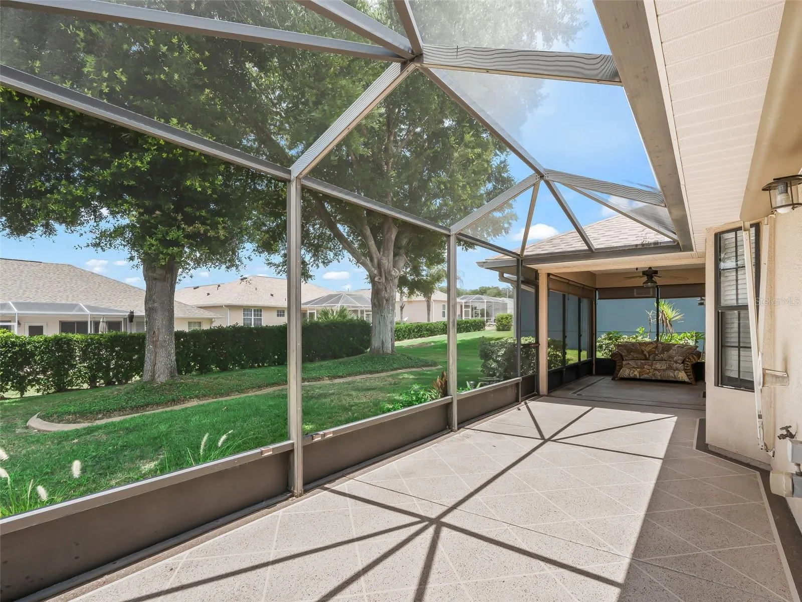 Birdcage Covered Patio w/Privacy!
