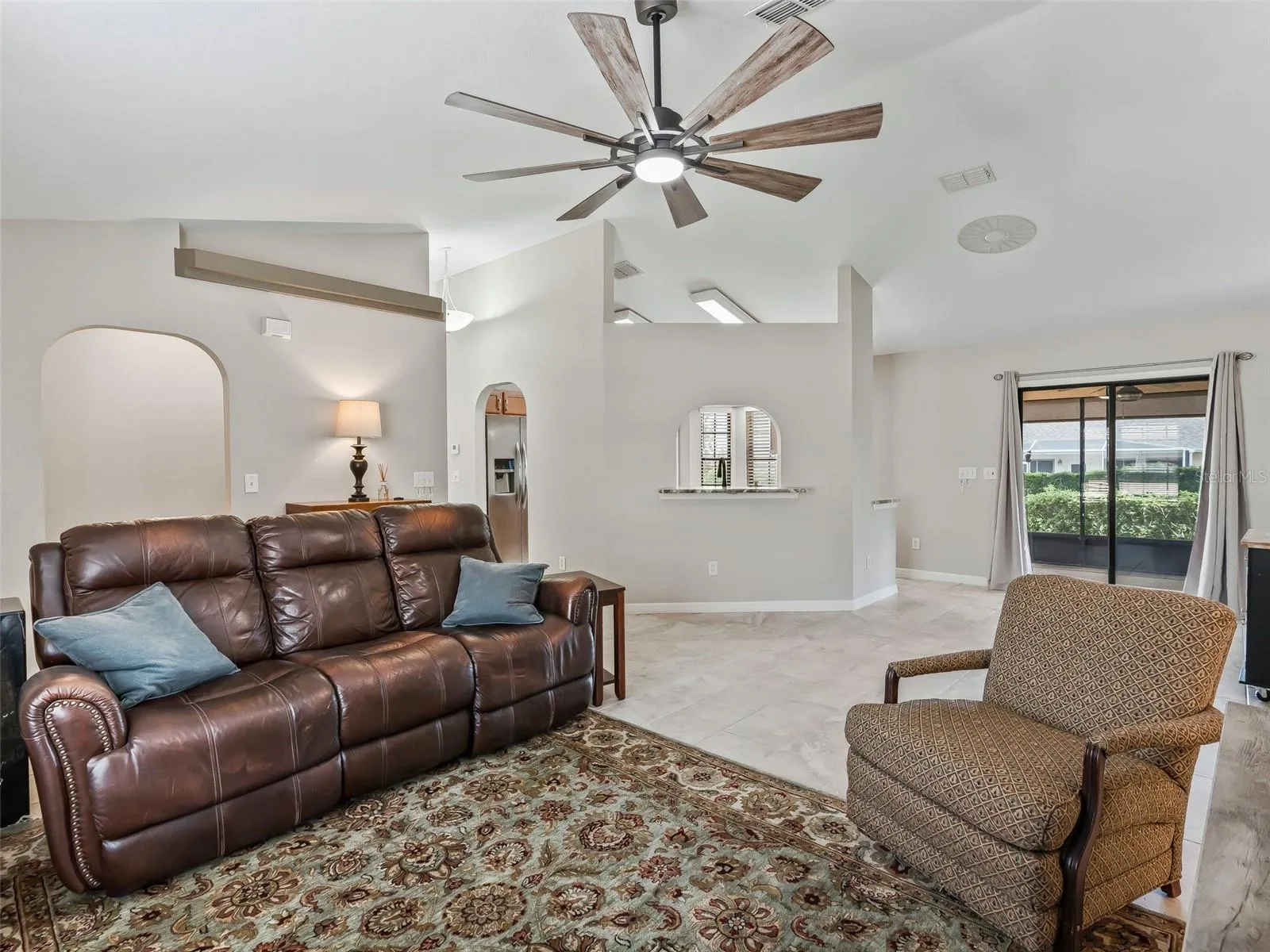 Living area w/Vaulted ceiling