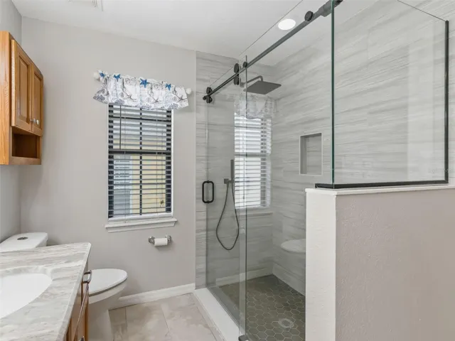 En Suite w/Walk in Shower