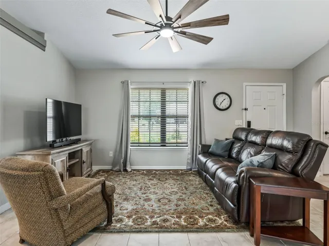 Living area w/Tile flooring