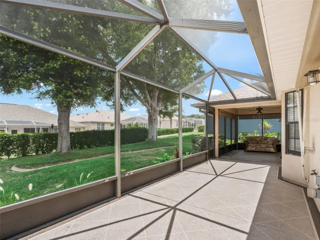 Birdcage Covered Patio w/Privacy!
