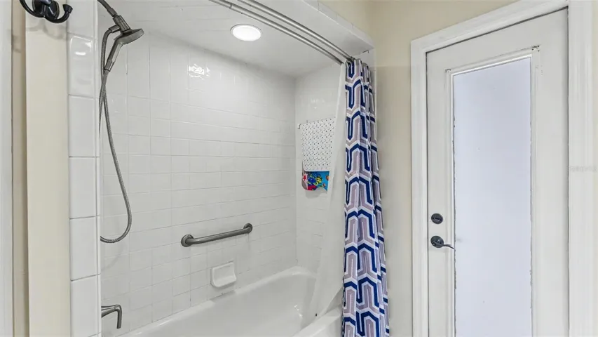 Shower/Tub