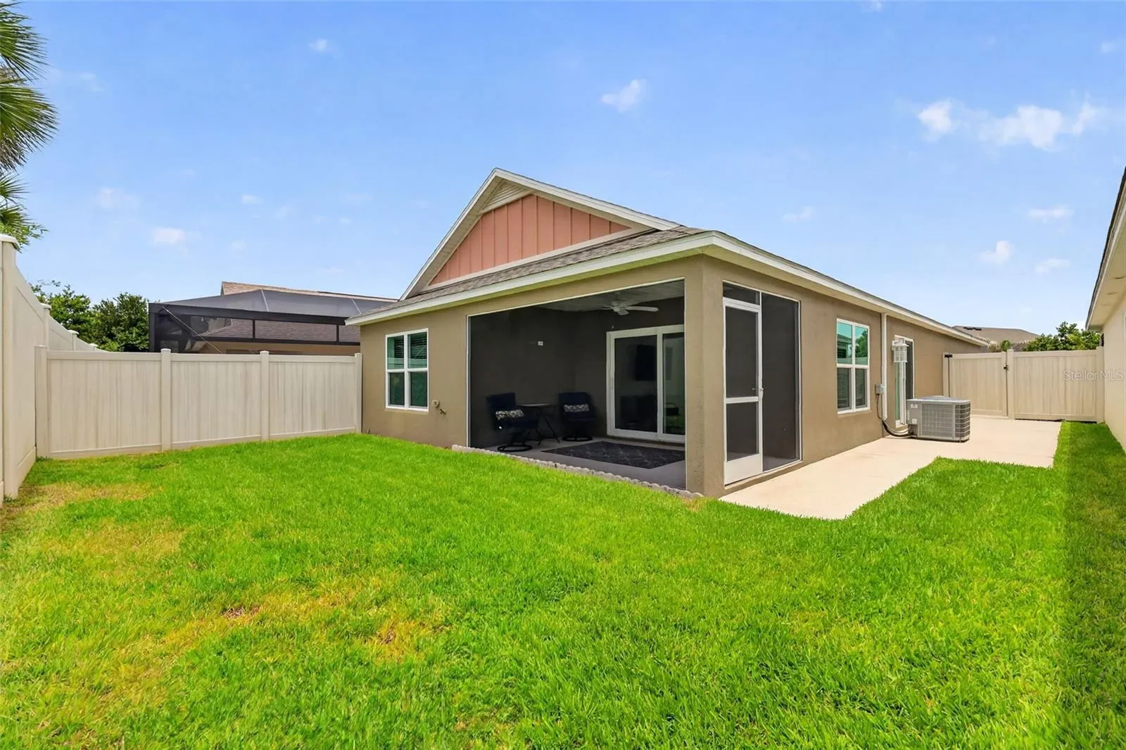 Large PRIVATE Rear Yard