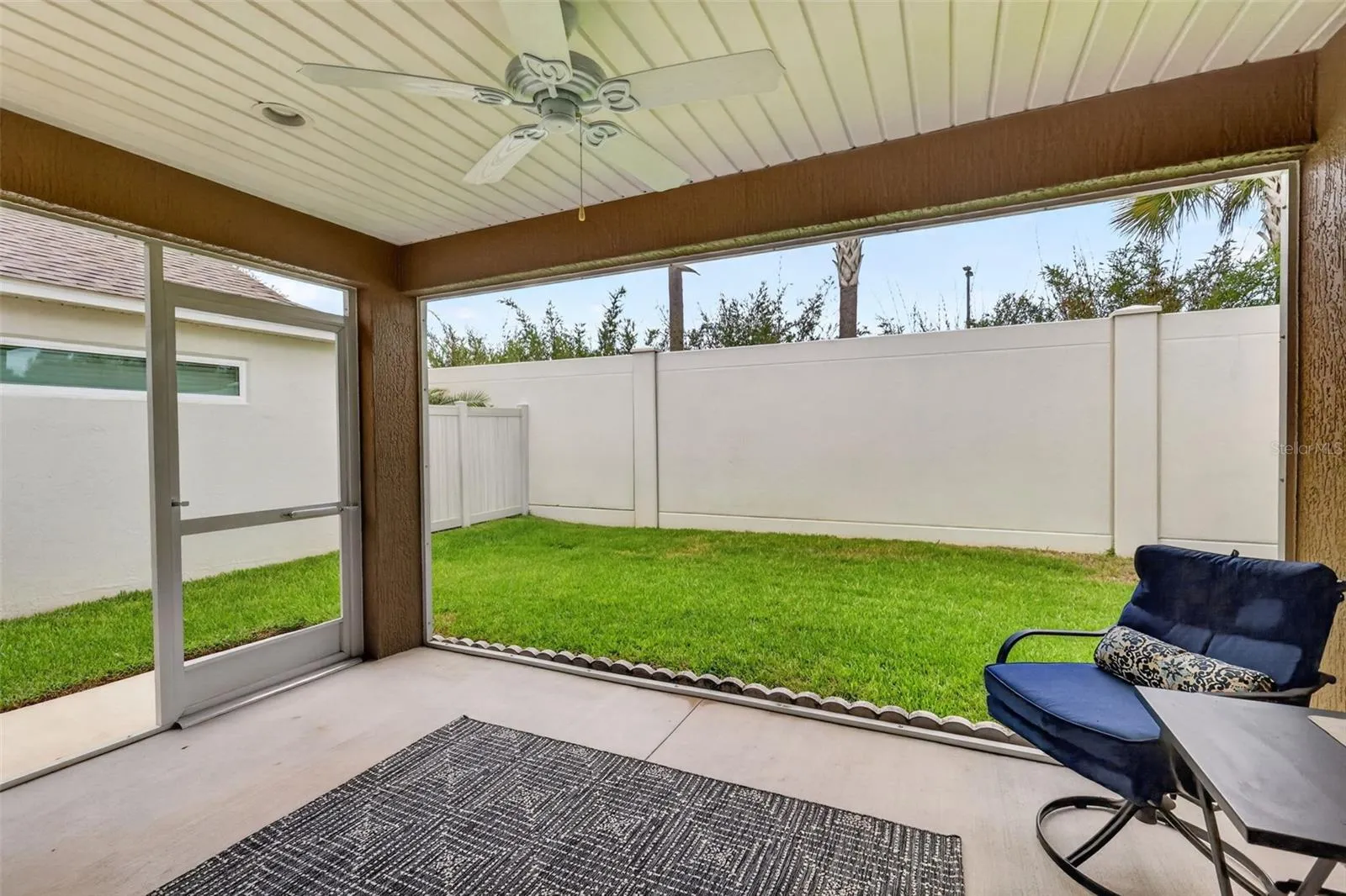 Lanai with Large PRIVATE Rear Yard