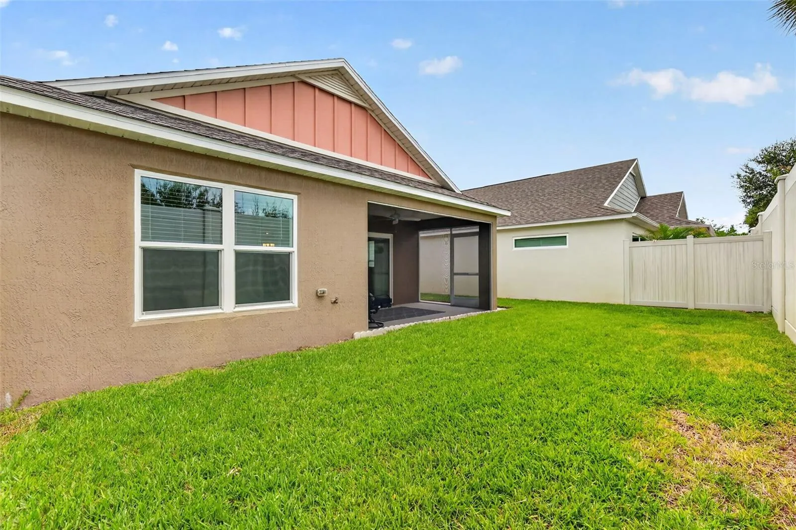 Large PRIVATE Rear Yard