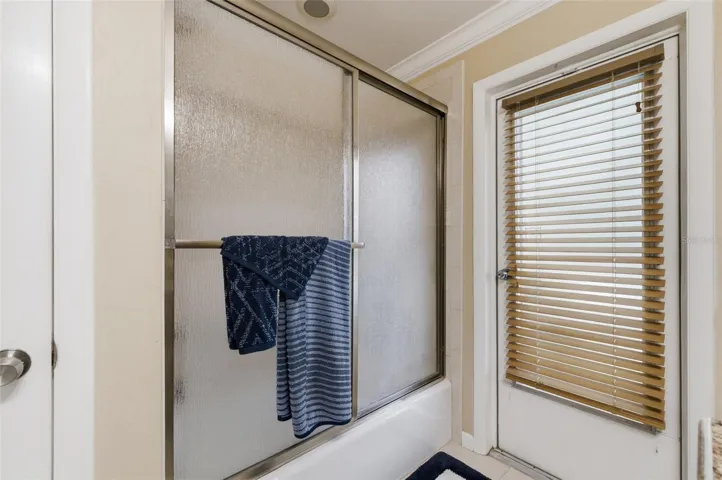 guest bathroom/pool bathroom