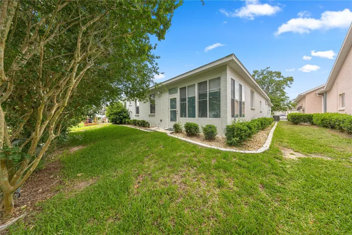 Mature & Private Landscaping