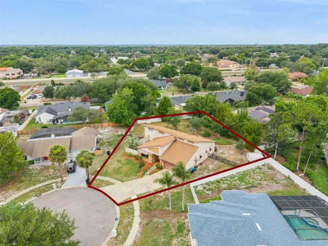 Look at this oversized-private lot!!