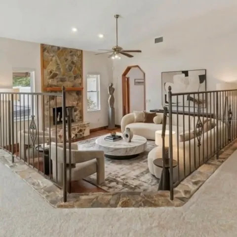 Virtually staged intimate conversation pit