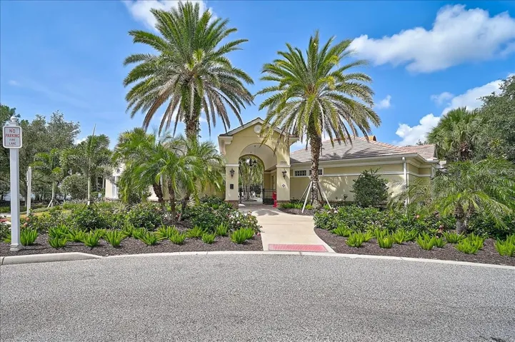Conveniently located just a short walk from the community pool and clubhouse, providing additional recreational and social opportunities right within the neighborhood.