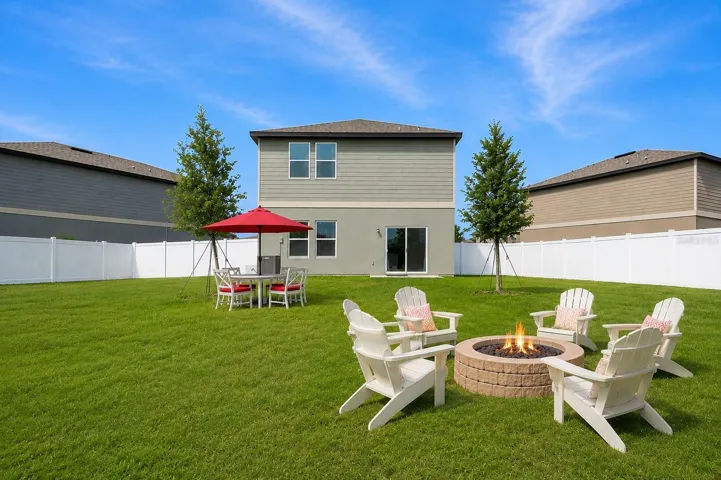 Fenced Backyard - virtual