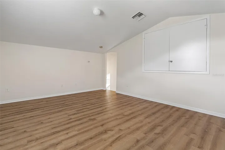 BONUS ROOM UPSTAIRS