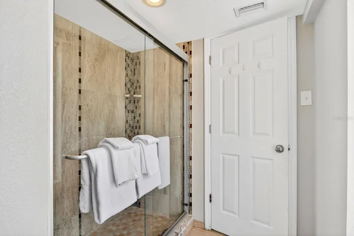 Master large walk in shower