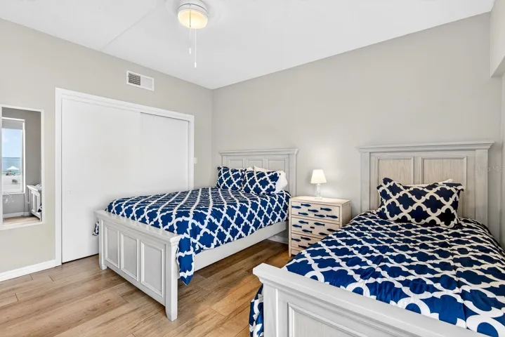 Guest Bedroom facing into from Beachside