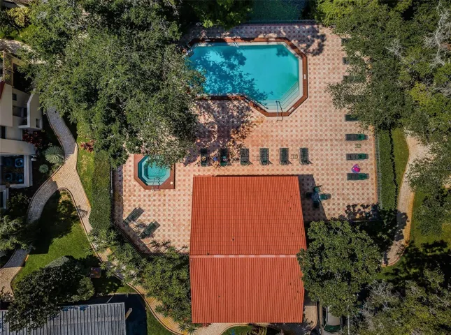 Community Pool and Jacuzzi