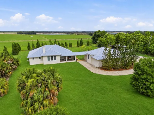 866 Saint Anne Shrine Road  Lake Wales, FL 33898