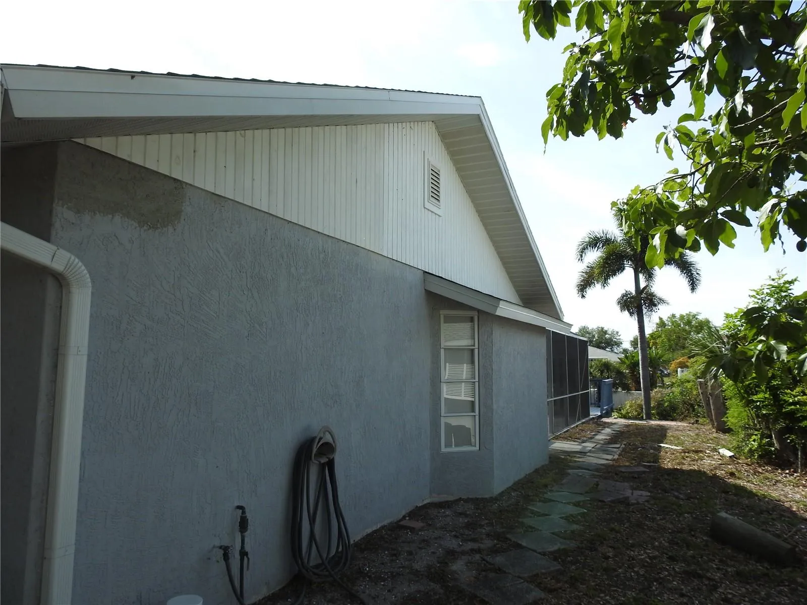 Ext. Side