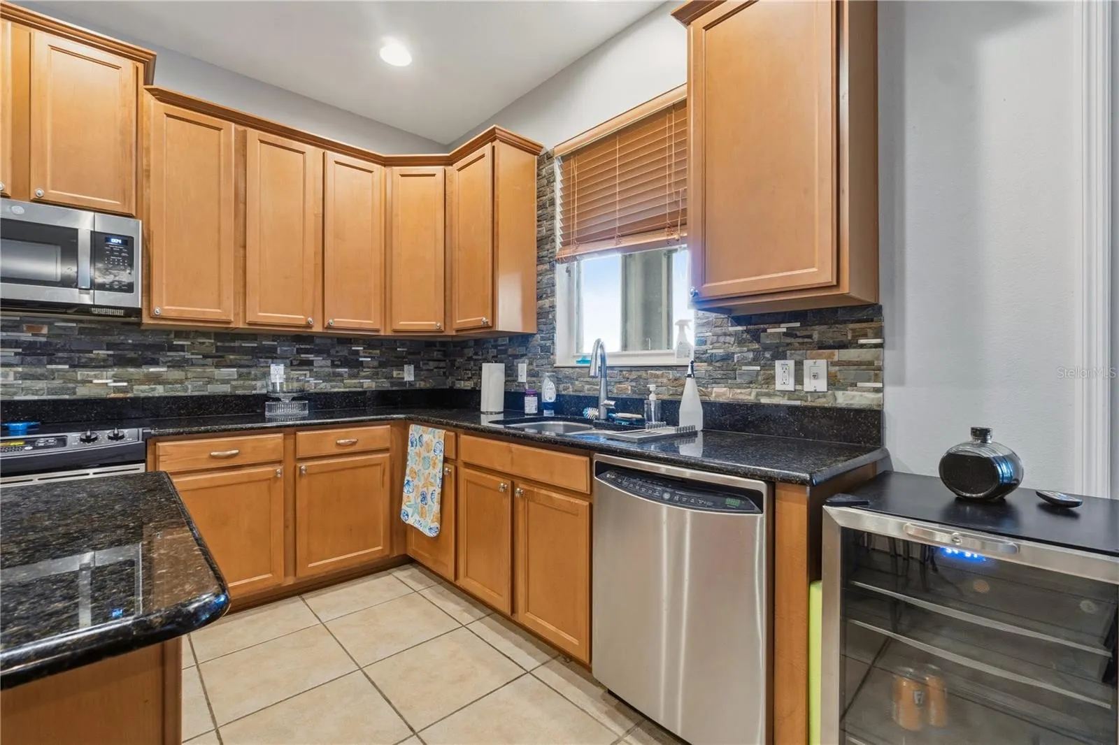 Large kitchen with lots of cabinet space