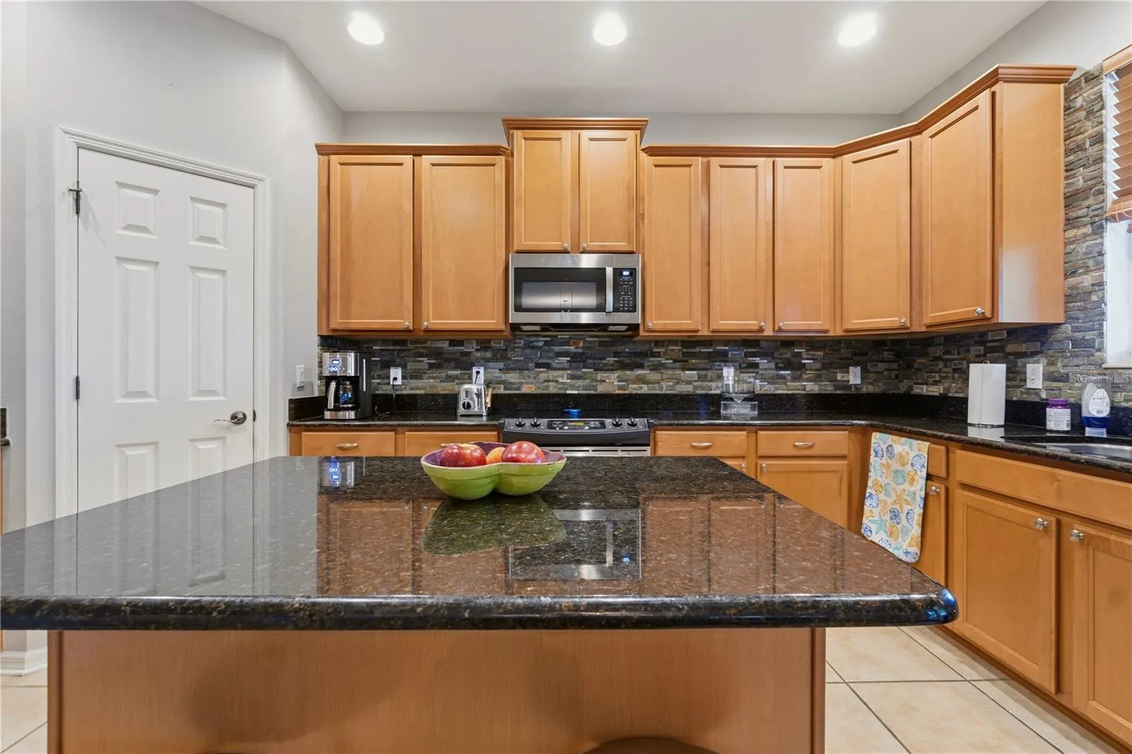 Large kitchen with lots of cabinet space