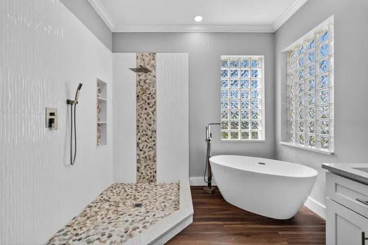 Exquisite primary bath