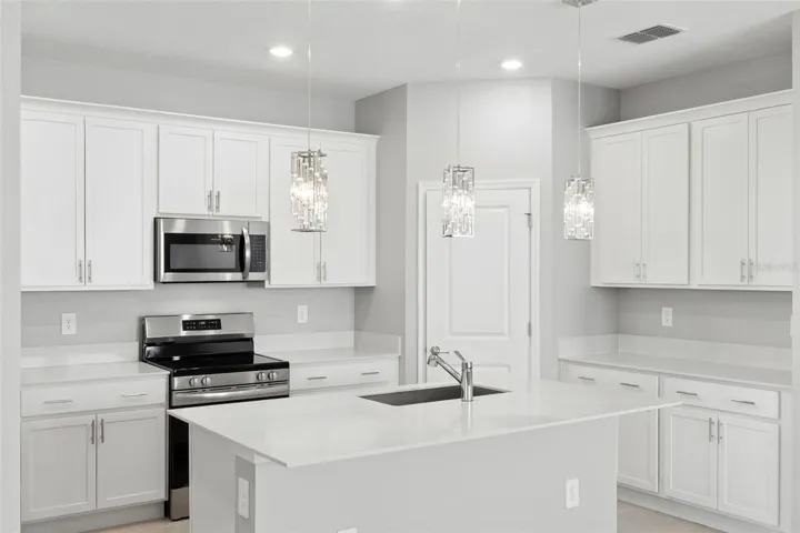 Kitchen w/Quartz Countertops