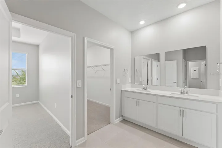 Primary Bath w/Large Walk-In Closet