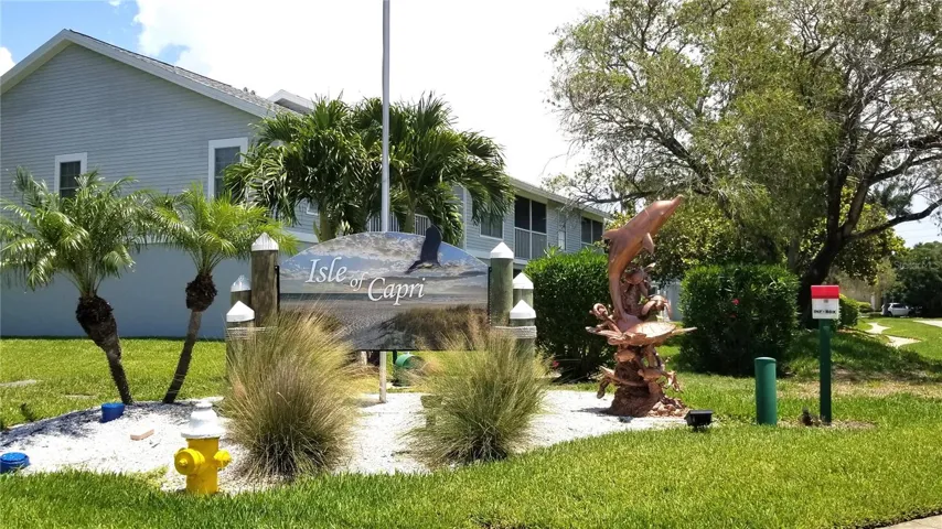 Isle of Capri entrance