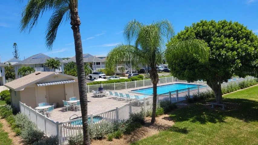 Pool, hot tub & garden view