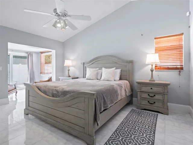 Main House Primary Bdrm