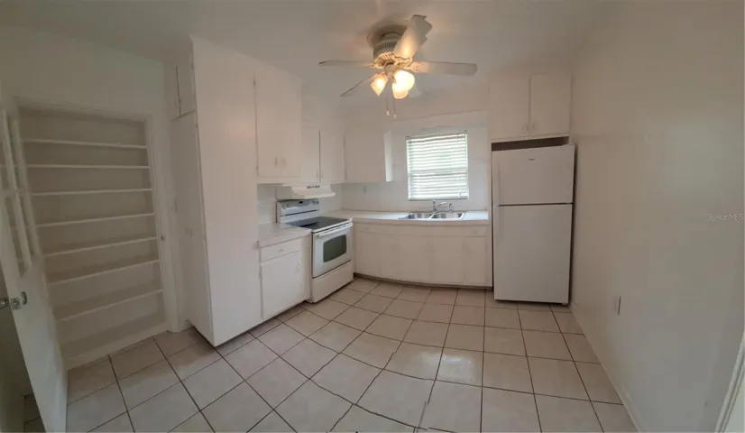 Kitchen with space for kitchen table
