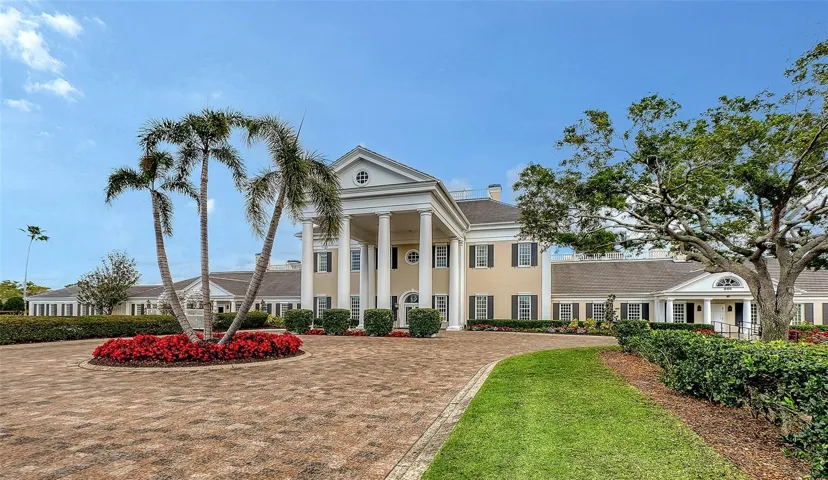 Enjoy access to world-class amenities through membership at The Oaks Club.
