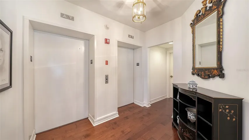 Private foyer
