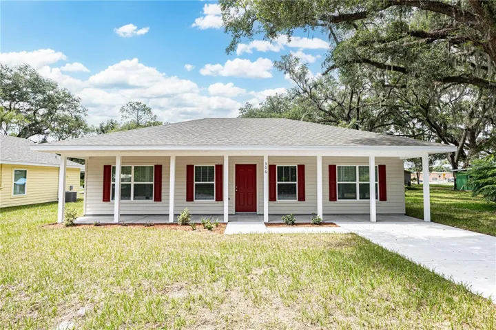 Front view of home