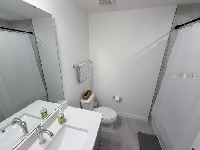 hall full bath