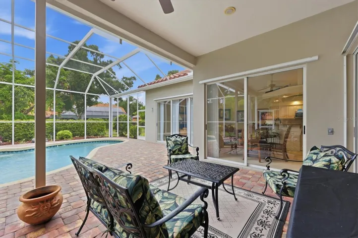 Lanai, pool