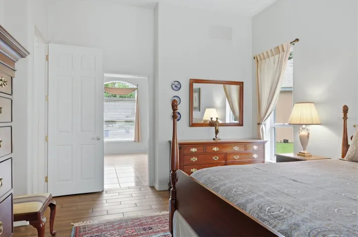 Primary bedroom to primary bathroom
