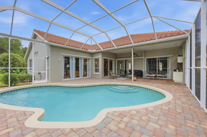 Pool, lanai