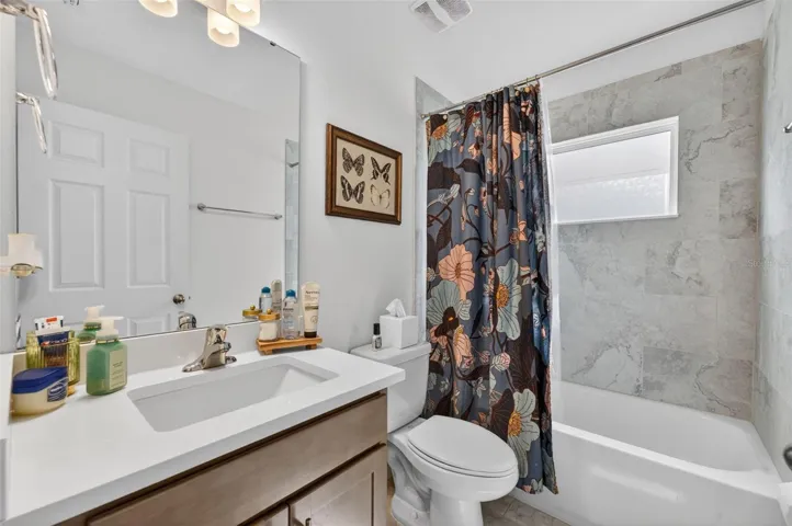 Upstairs bathroom 2