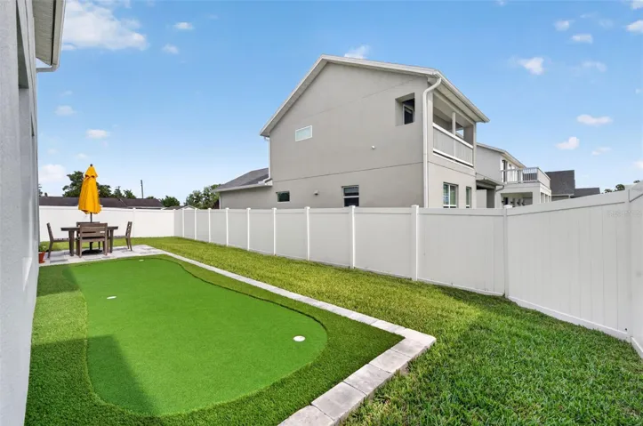 Practice putting green