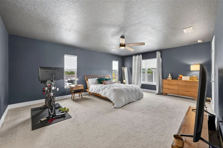 Upstairs primary bedroom
